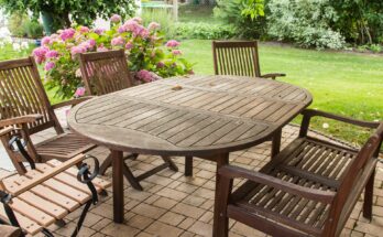 Zestaw Mebli Ogrodowych Drewnianych – Stół Owalny + Krzesła + Ławka